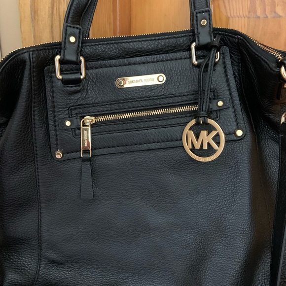 Genuine black leather Michael Kors crossbody in perfect condition - Picture 4 of 6